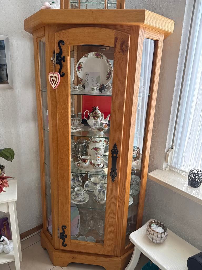 Eiken servieskast met glazen deuren, Gebruikt, Eikenhout, 150 tot 200 cm, 25 tot 50 cm
