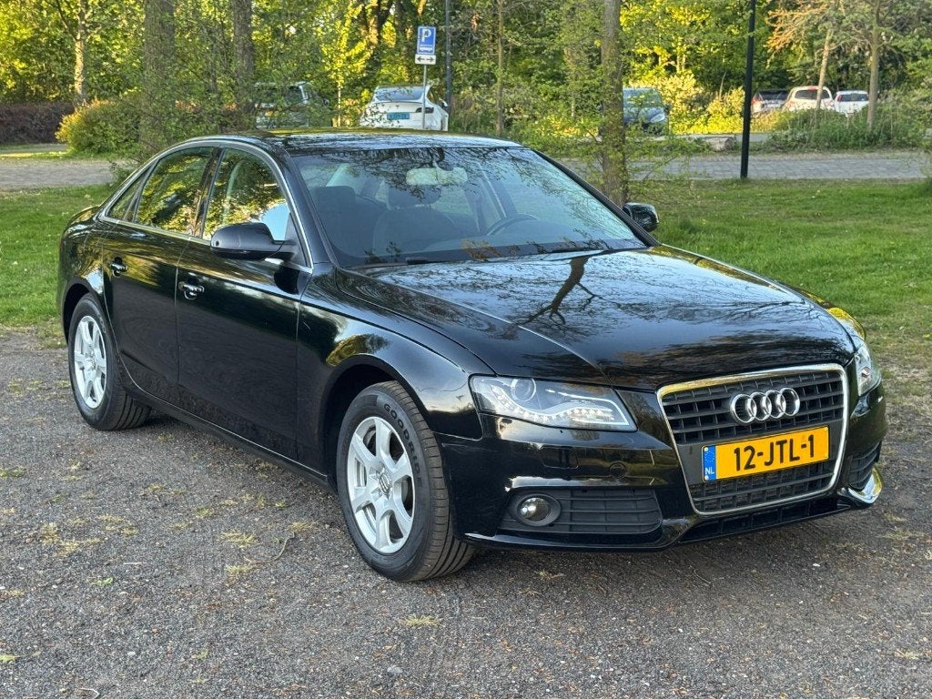 Audi A4 B8 Limousine 1.8 Tfsi 88KW 2009 Zwart  youngtimer, Auto's, 4 cilinders, A4, Zwart, 75 €/maand
