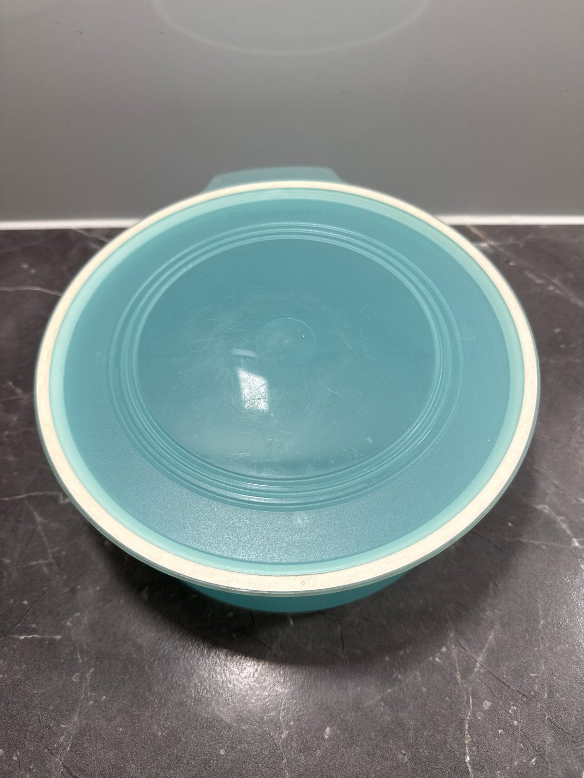 TUPPERWARE Quadro 1,5 L ronde koekjesblik, Gebruikt, 150 ml, Blauw, Luchtdicht