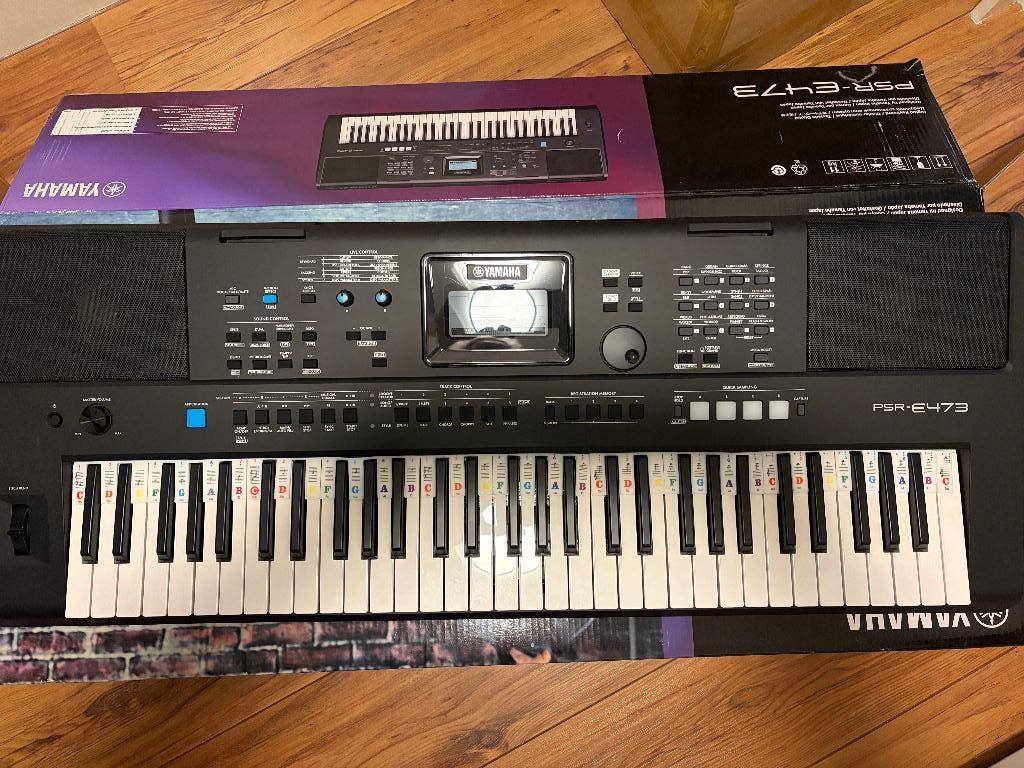 Used only for a month Yamaha PSR-E473, Muziek en Instrumenten, Ophalen of Verzenden, Zo goed als nieuw, 61 toetsen, Yamaha
