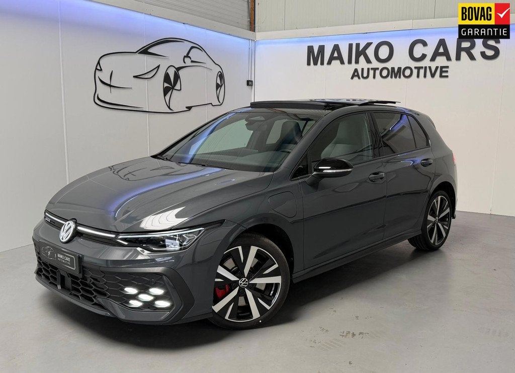 Volkswagen Golf 1.5 GTE 272 PK IQ.LIGHT|PANORAMADAK|Black St, Auto's, 4 cilinders, Grijs, Zilver of Grijs, Hatchback