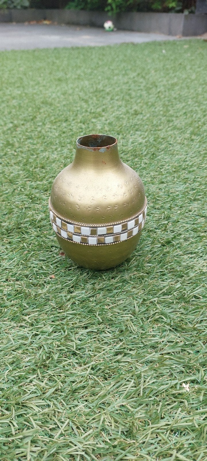Decoratieve gouden vaas met mozaïek detail, Ophalen of Verzenden