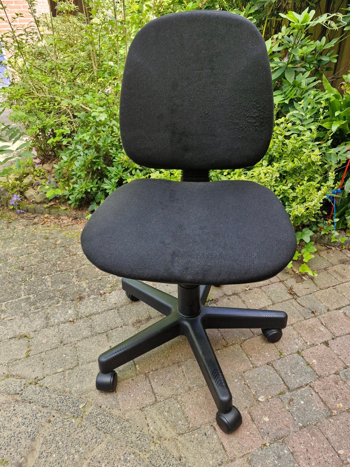 Zwarte bureaustoel - Hoogteverstelling defect, Huis en Inrichting, Bureaustoelen, Ophalen of Verzenden, Gebruikt, Zwart, Bureaustoel