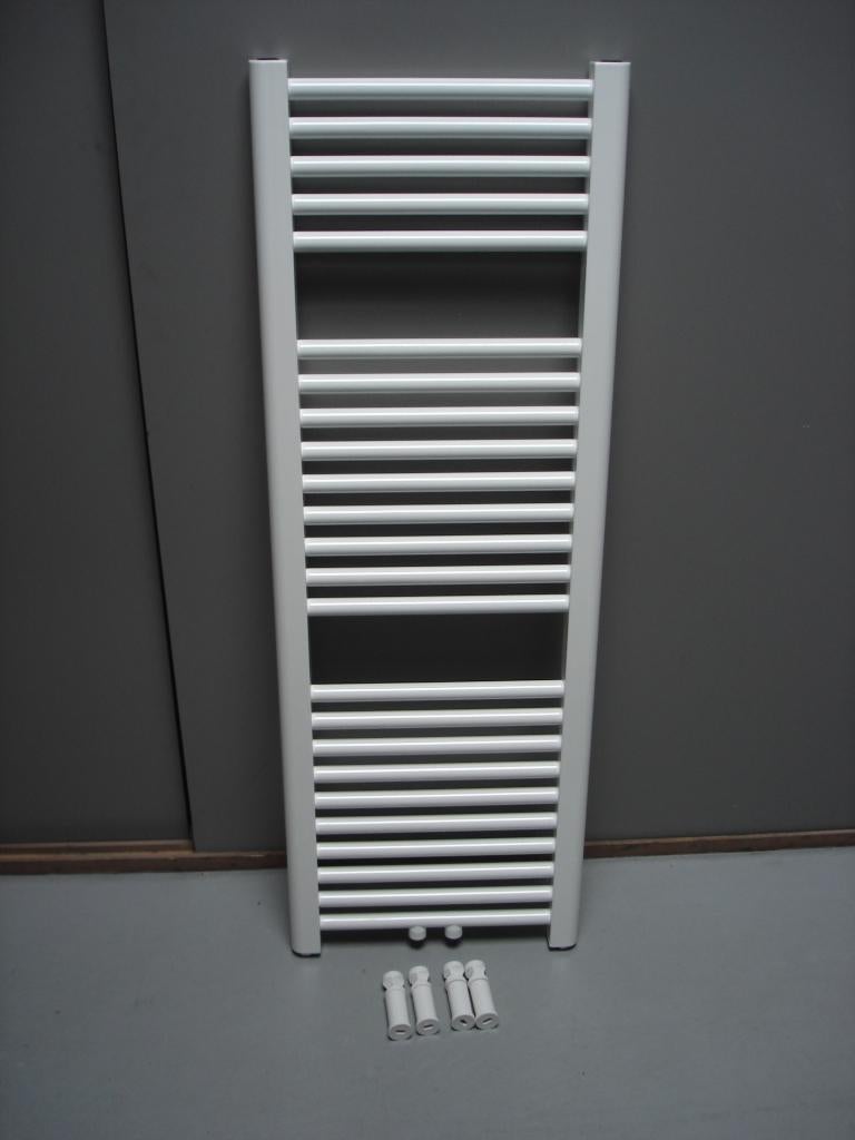Badkamer radiator 60 cm breed x 133 cm hoog met midden onder, Nieuw, Ophalen of Verzenden, Wit, Metaal