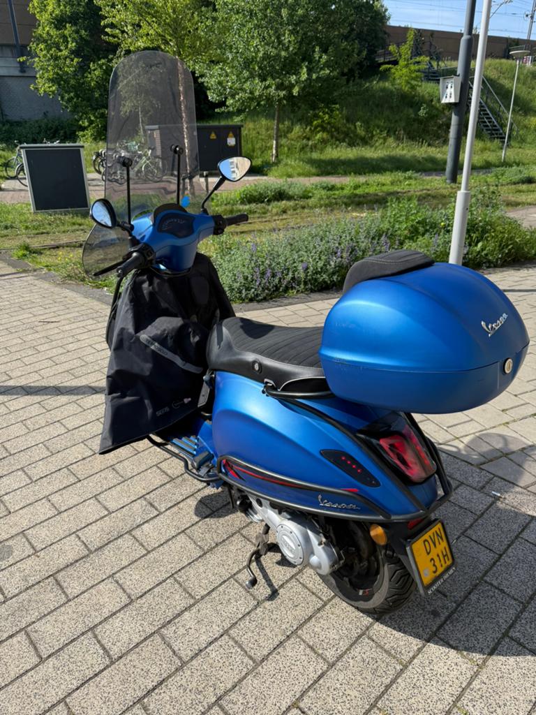 Vespa Sprint - Mat Blauw - Brom - 2020, Fietsen en Brommers, Scooters | Vespa, Ophalen, Vespa S, Zo goed als nieuw, Benzine