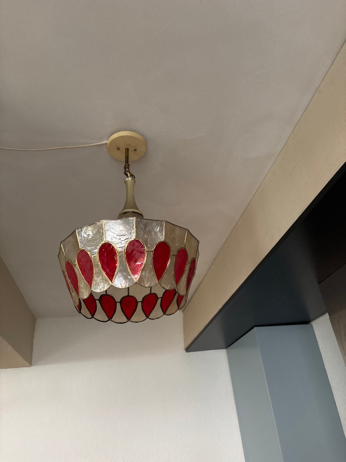 Vintage hanglamp met schelpen en rode accenten, Ophalen of Verzenden