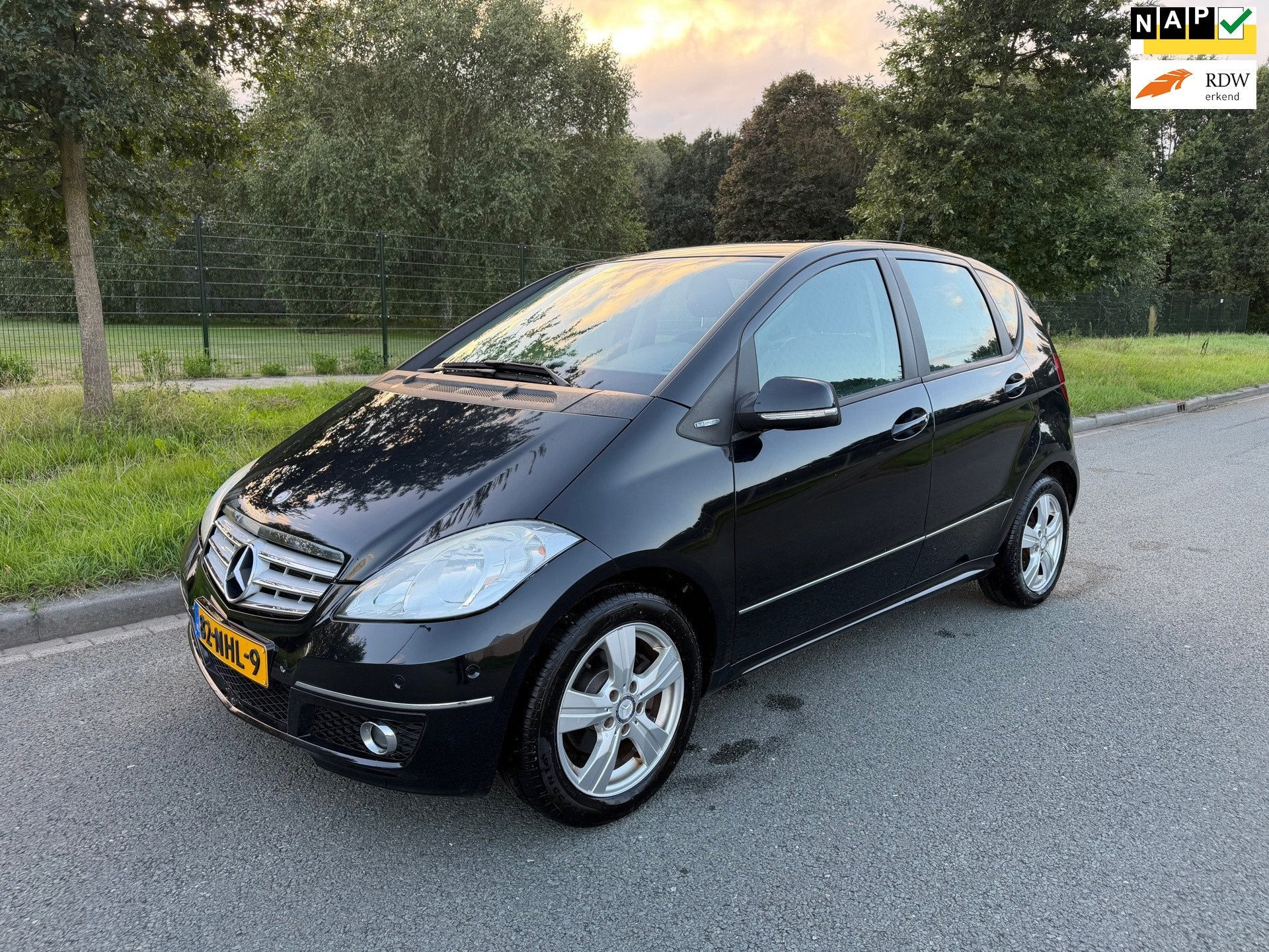Mercedes-Benz A-klasse 160 BlueEFFICIENCY Business Class Ava, Voorwielaandrijving, Leder en Stof, Origineel Nederlands, Handgeschakeld