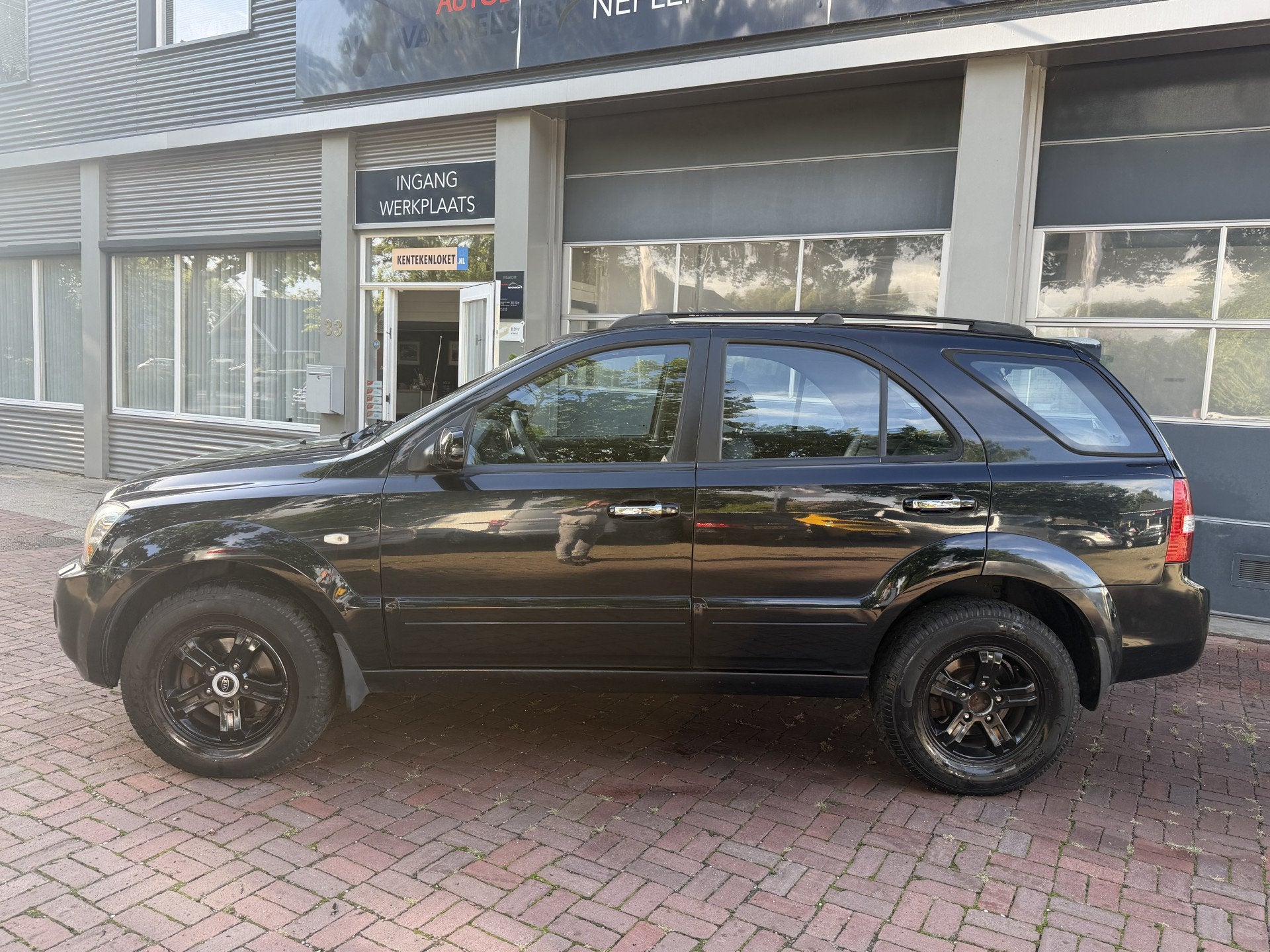 Kia Sorento 3.3 V6 X-clusive fulltime 4wd Bj 2007 4x4 3500kg, Auto's, Automaat, Dealer onderhouden, Gebruikt, Zwart