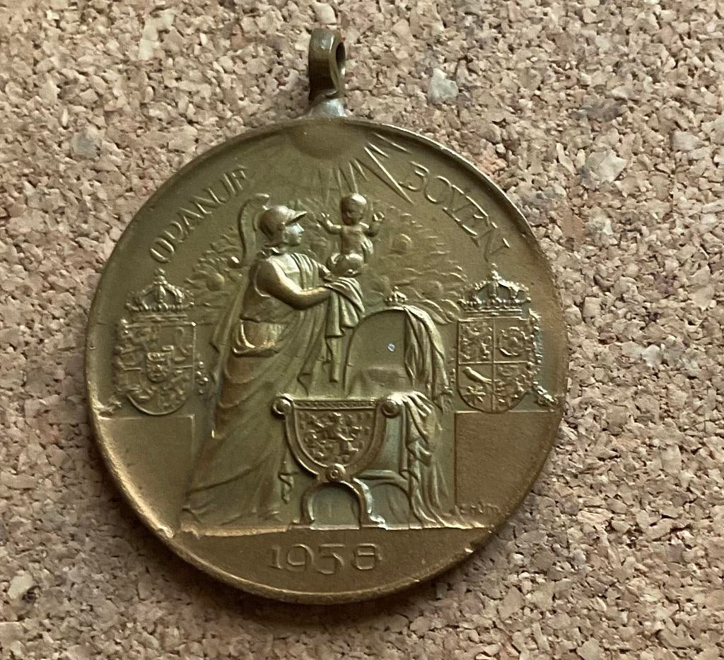 Draag Medaille - ORANJE BOVEN 1938, Postzegels en Munten, Penningen en Medailles, Ophalen of Verzenden, Overige materialen, Nederland