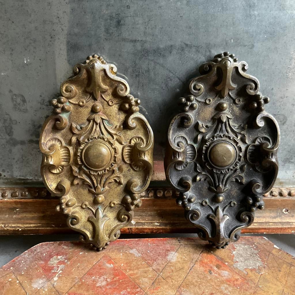 2x antieke cache clou €35 per stuk *tres jolie duiven*, Antiek en Kunst, Verzenden
