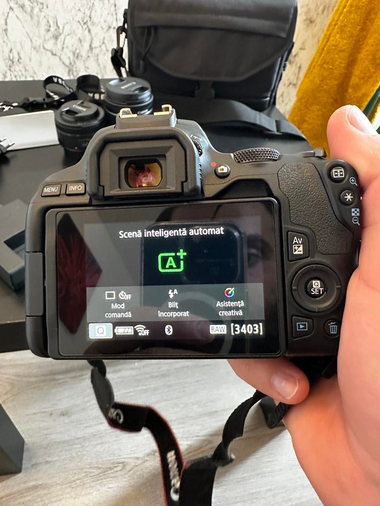 Te Koop: Complete Canon EOS 250D Kit + Lenzen & Accessoires, Ophalen of Verzenden, Nieuw, Canon