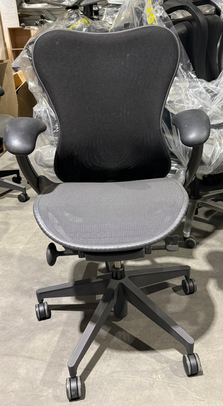 Herman Miller Mirra 2 Butterfly Graphite bureaustoel, Ophalen of Verzenden, Zo goed als nieuw, Zwart