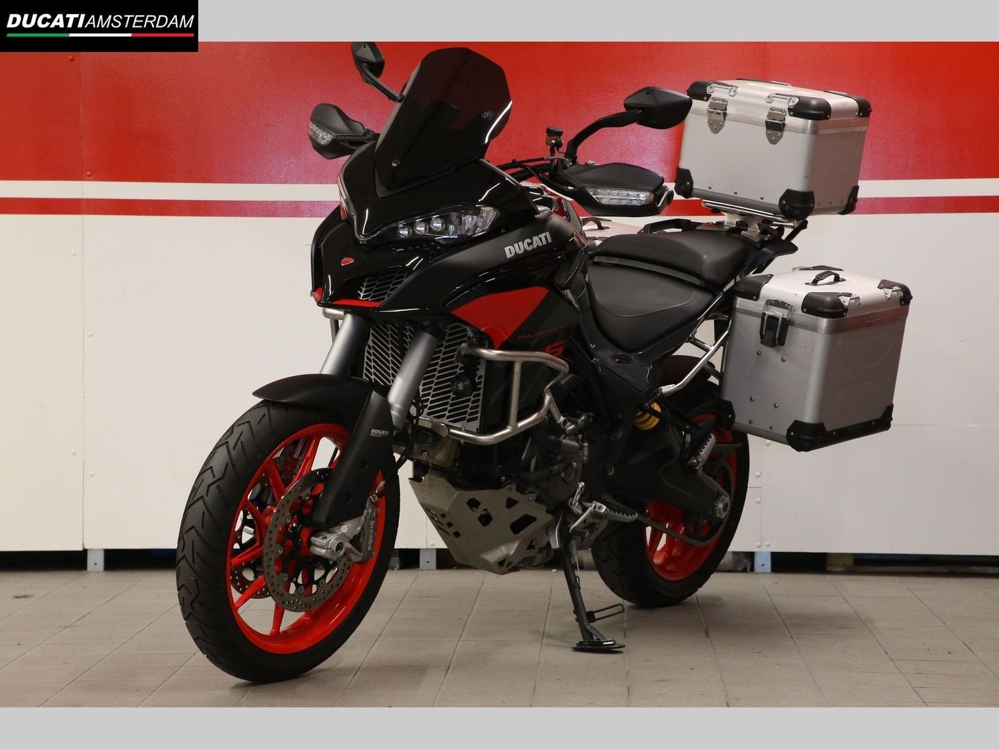 DUCATI MULTISTRADA V2 S (bj 2024) 4,142 km, DUCATI, 2 cilinders, Motorrijbewijs A, Bedrijf