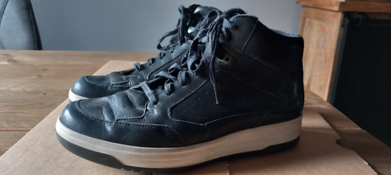Hoge Durea zwarte leren sneakers.maat 41, Durea, Zwart, Ophalen of Verzenden, Sneakers of Gympen
