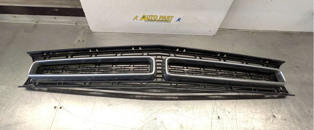 Dodge Challenger grille 2015-2023, Gebruikt, PO Box 21-8004 | Auburn Hills, MI 48321-8004, Amerikaanse onderdelen, Ophalen of Verzenden