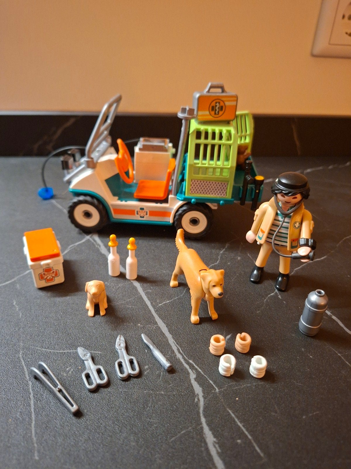 Playmobil Dierenarts met terreinwagen, Ophalen, Complete set, Voertuig, Zo goed als nieuw