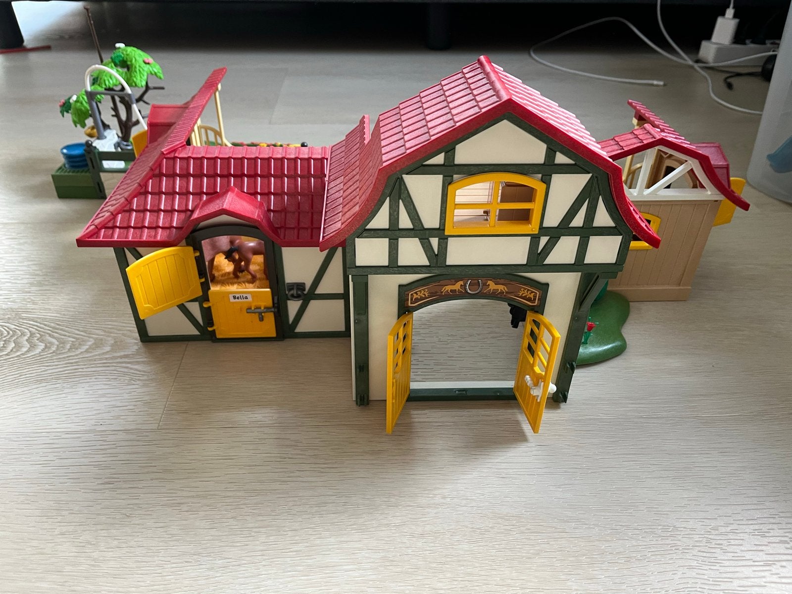 Grote Schleich paardenstal met paarden en voertuigen, Ophalen, Gebruikt, Jongen of Meisje