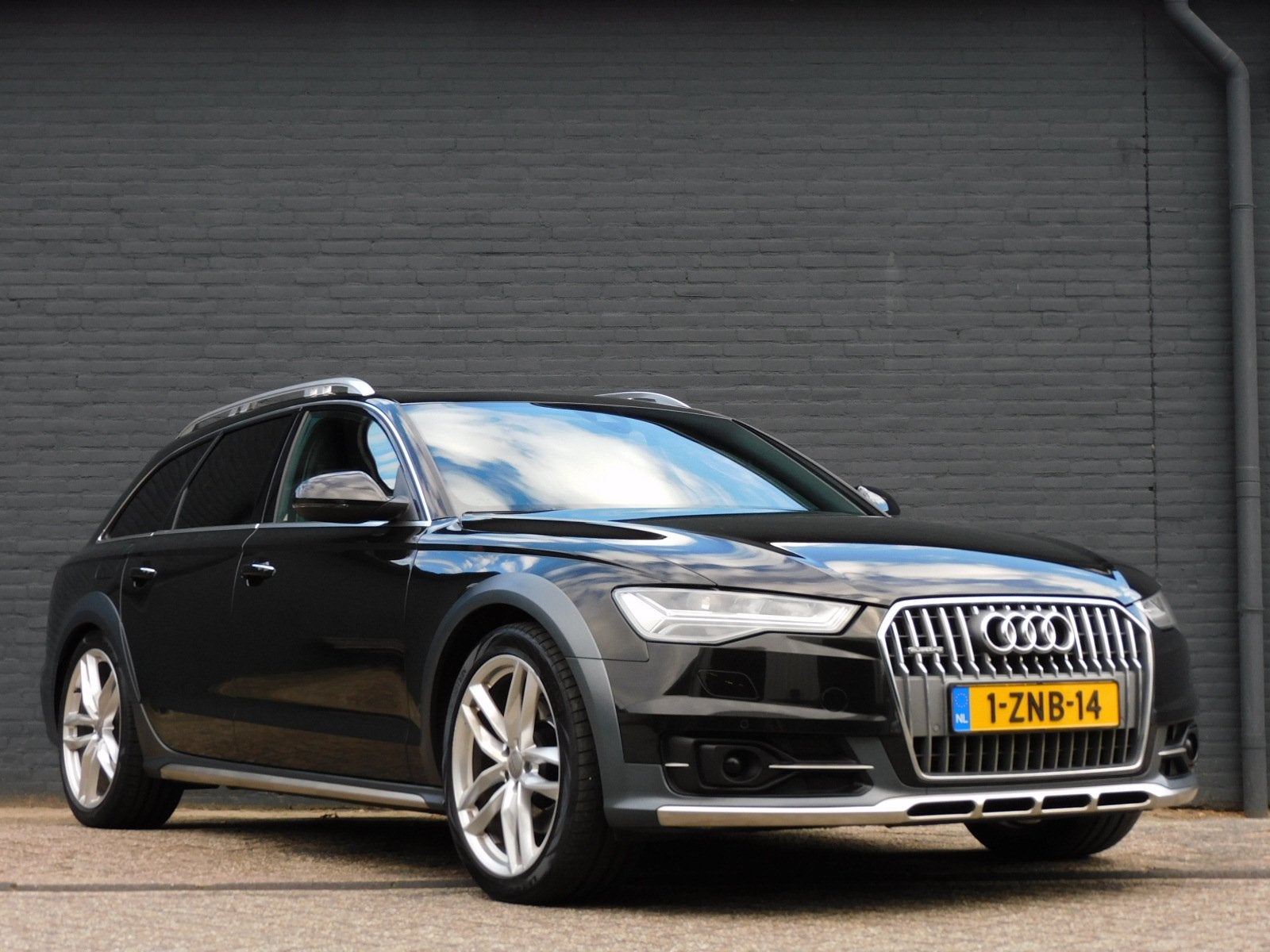 Audi A6 Allroad quattro 3.0 TDI Premium Edition CARPLAY/ANDR, Auto's, Audi, Automaat, Gebruikt, 2500 kg, Zwart