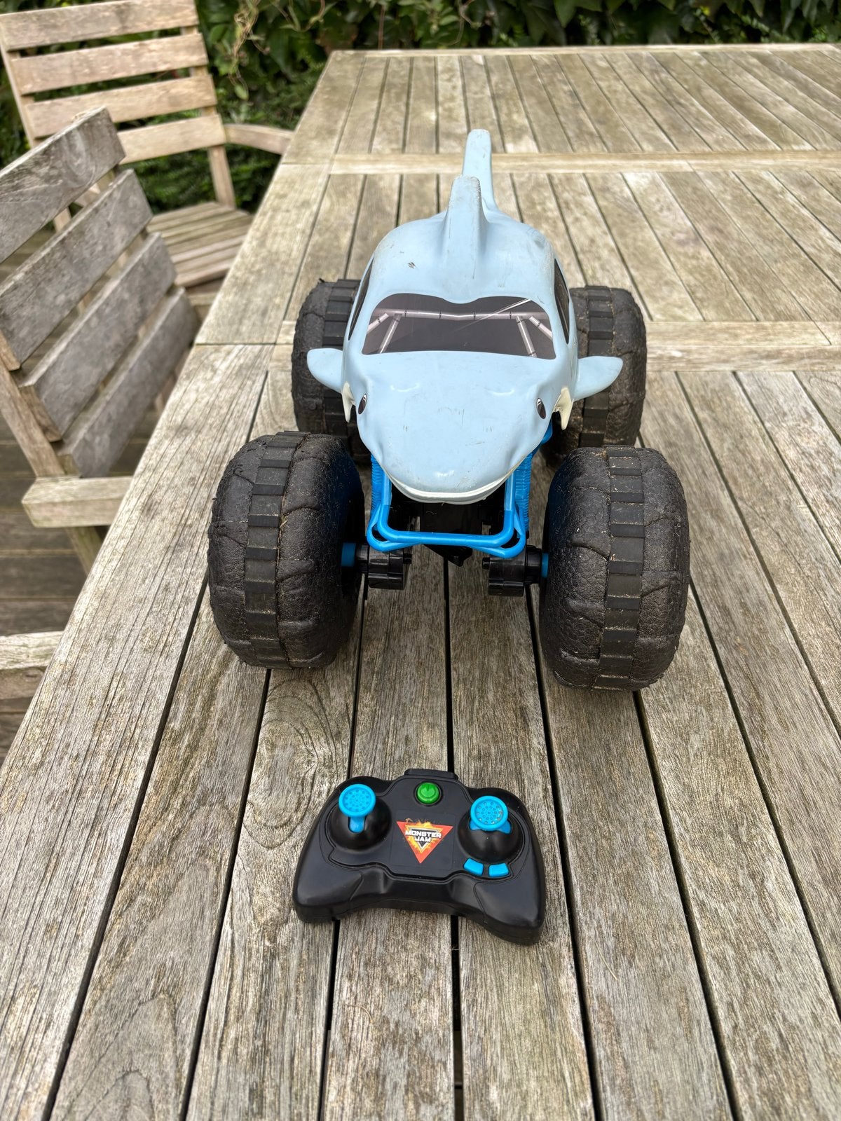 Monster Jam Megalodon RC Truck met afstandsbediening, Gebruikt, Auto offroad, RTR (Ready to Run), Overige schalen