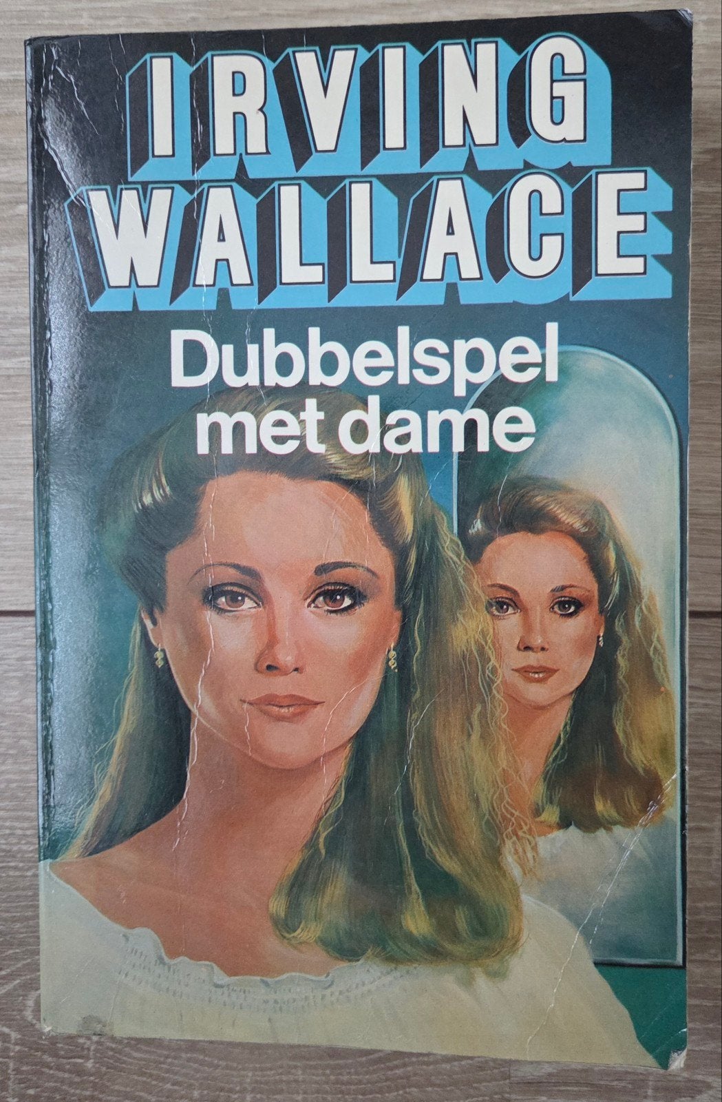 Irving Wallace - Dubbelspel met dame, Ophalen of Verzenden, Gelezen, Irving Wallace