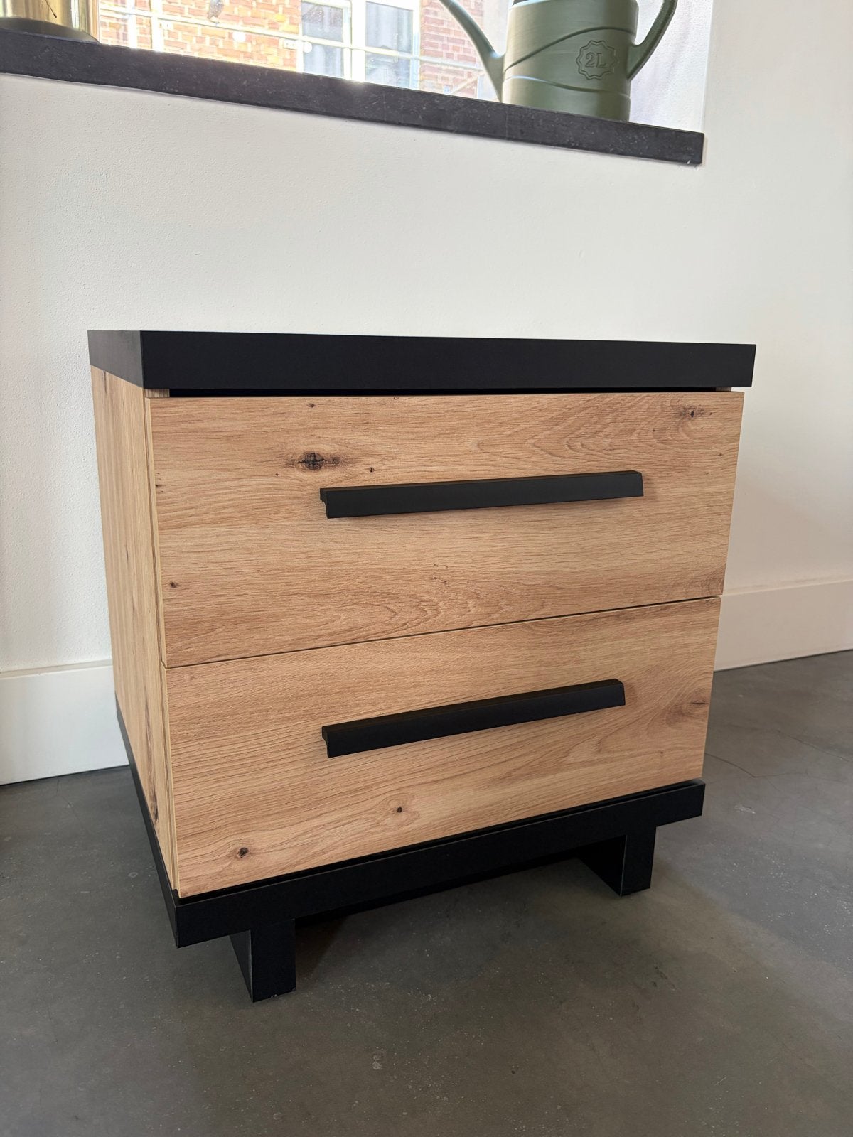 Meubella Nachtkastje met 2 Lades - Eikenhout/Zwart, Ophalen, Minder dan 45 cm, Zo goed als nieuw, Minder dan 55 cm