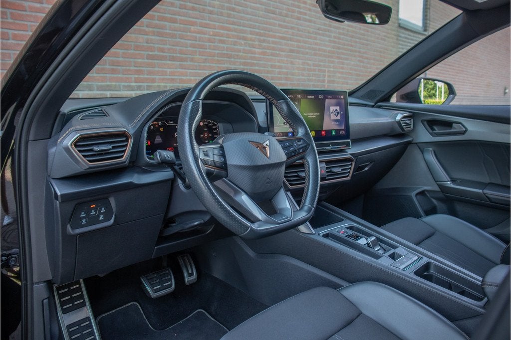 CUPRA Formentor 1.4 e-Hybrid 245pk VZ, Stoel & Stuurverwarmi, Gebruikt, Zwart, 4 cilinders, Formentor
