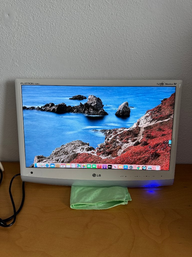 LG Flatron M2262D 22 Inch Full HD LCD TV / PC Monitor, Gebruikt, 50 Hz, LCD, Ophalen of Verzenden
