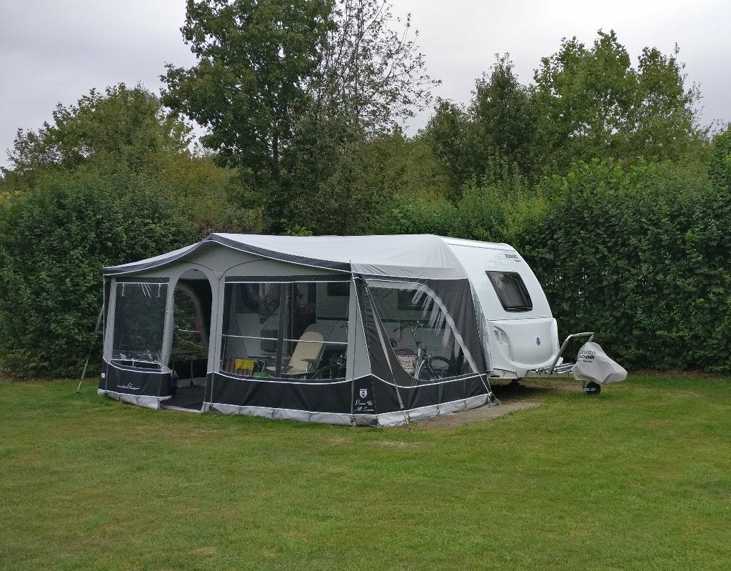 Knaus 460EU Silver Selection 2019, Caravans en Kamperen, Caravans, Particulier, tot en met 4, 1000 - 1250 kg, Standaardzit, Knaus