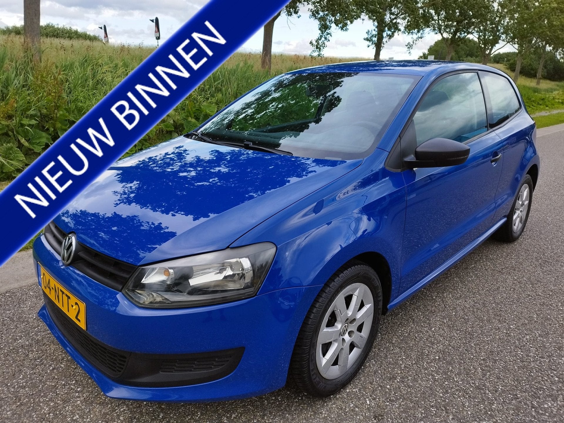 Volkswagen Polo 1.2 Easyline * NAVI * Carplay * Bluetooth *, Voorwielaandrijving, Euro 5, Zwart, 1198 cc