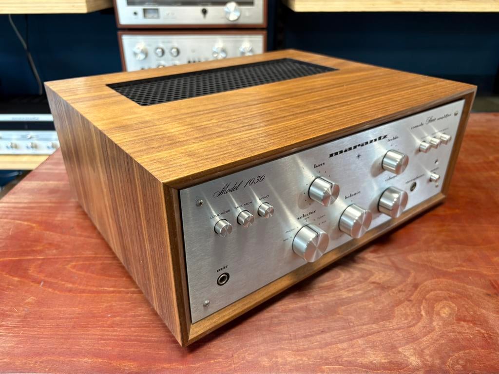 Marantz 1030 met nieuw wood cabinet, Refurbished, Ophalen, Marantz, Minder dan 60 watt