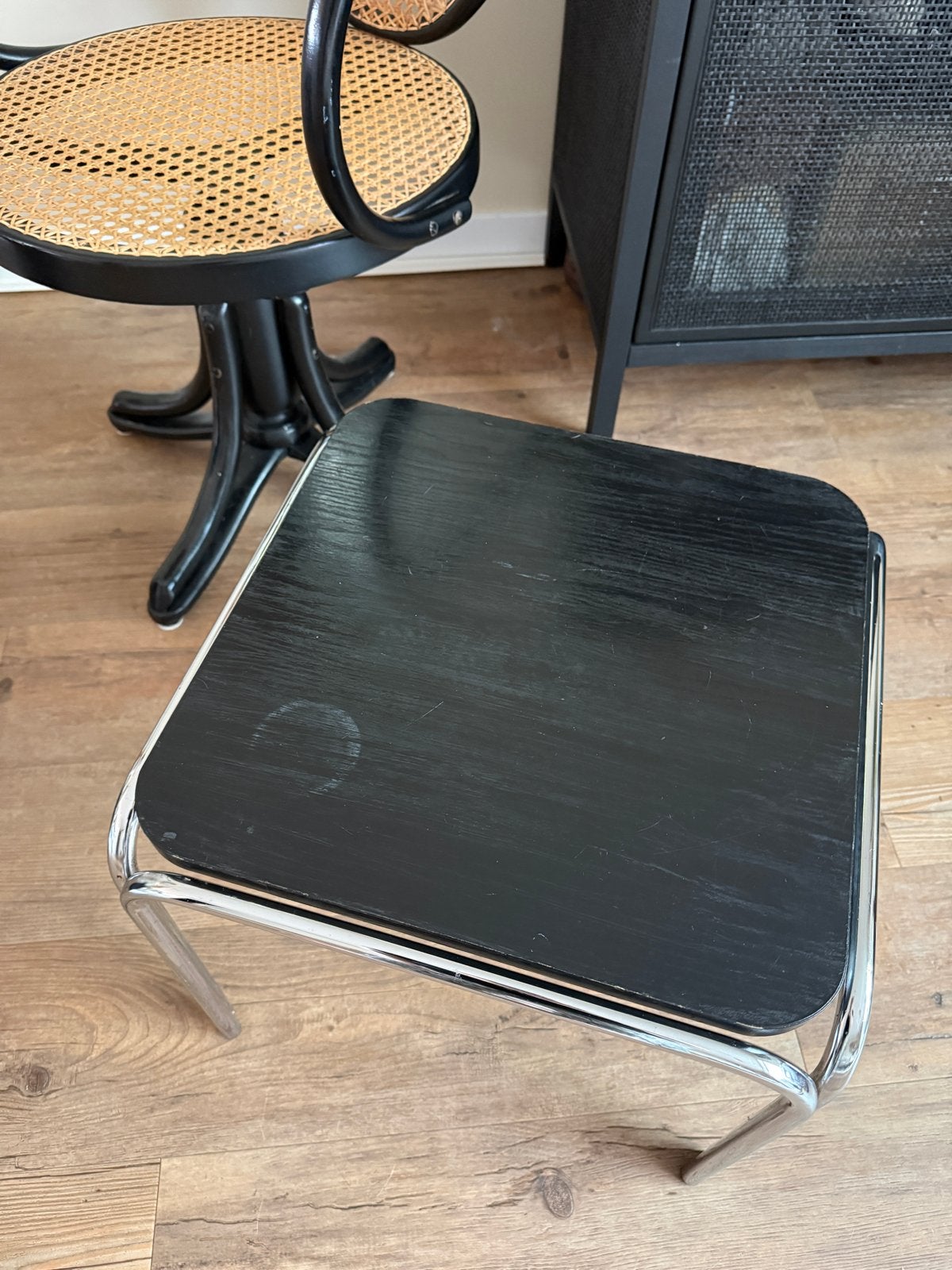 Bauhaus stijl vintage  bijzettafel - 38cm hoog, 43x43cm blad, Ophalen, Minder dan 45 cm, Minder dan 55 cm, Gebruikt