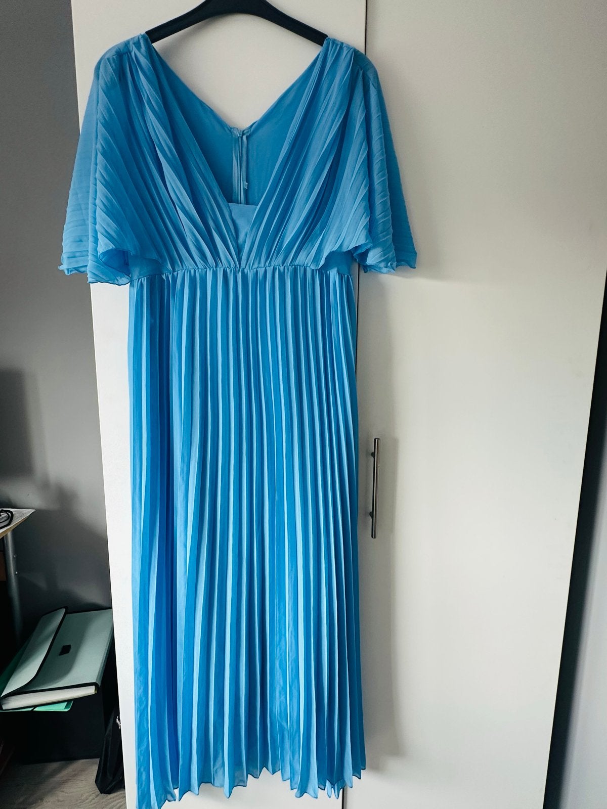Elegante geplooide maxi-jurk in lichtblauw, Kleding | Dames, Maat 38/40 (M), Blauw, Ophalen of Verzenden, Zo goed als nieuw