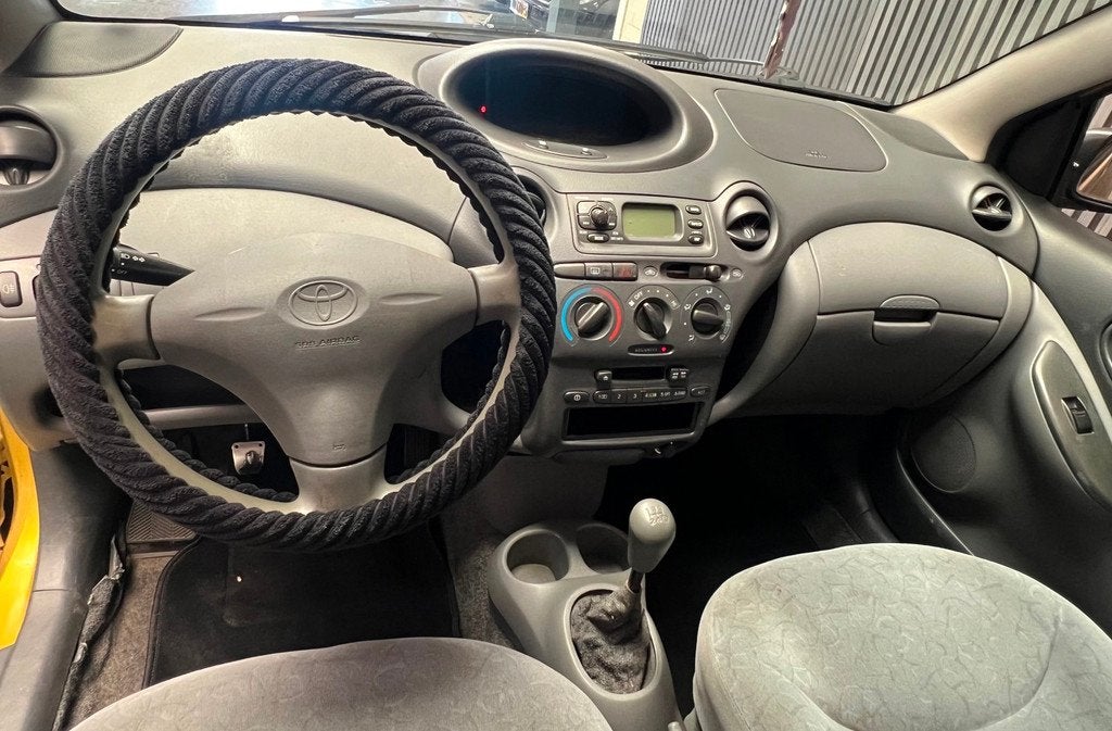 Toyota Yaris 1.0-16V VVT-i Sol - Inruil auto, Stof, Gebruikt, Zwart, 4 cilinders