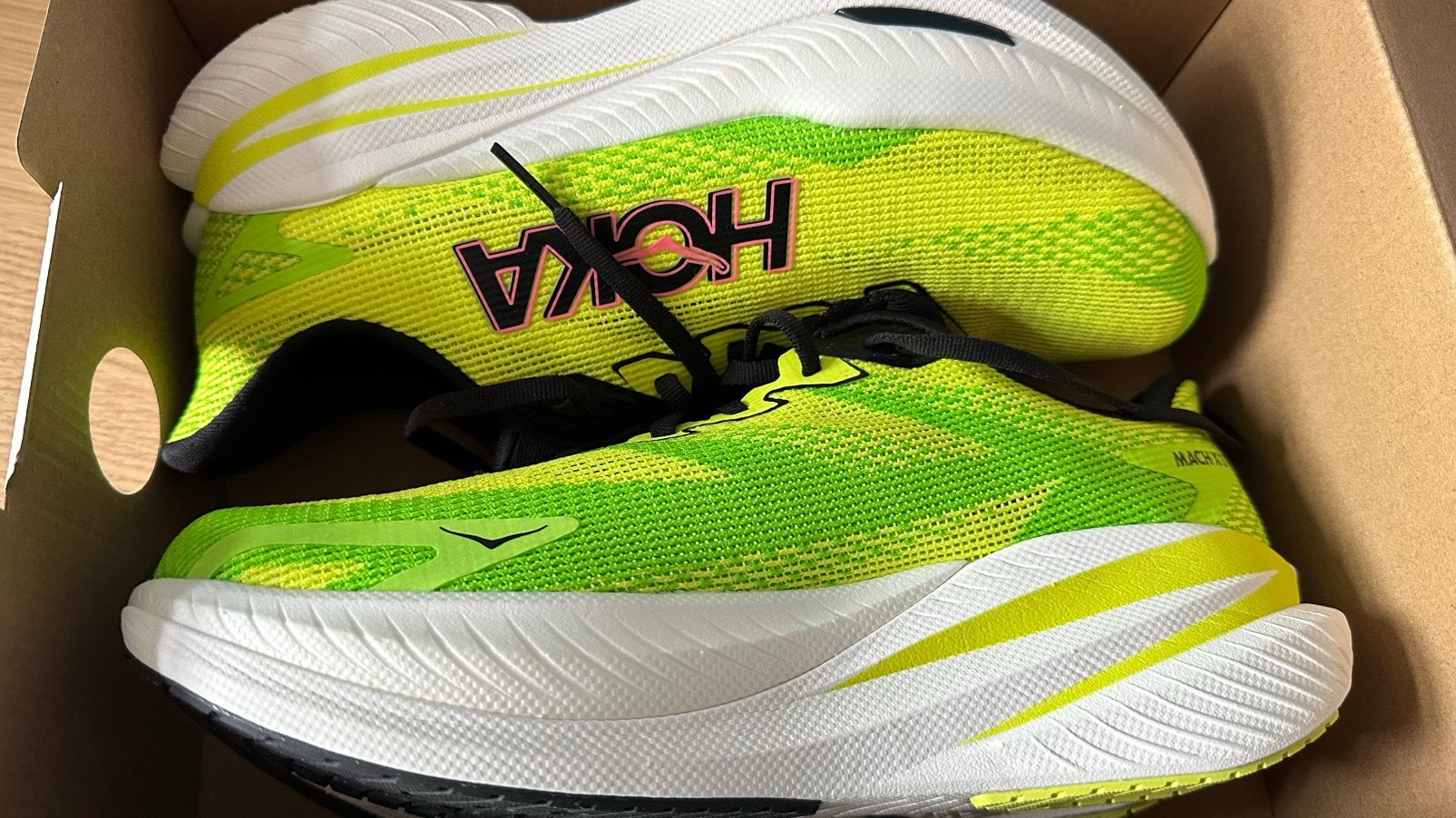 Nieuw maat 40 41 heerlijke hardloopschoenen HOKA lichtgewich, Overige merken, Hardloopschoenen, Nieuw, Ophalen of Verzenden
