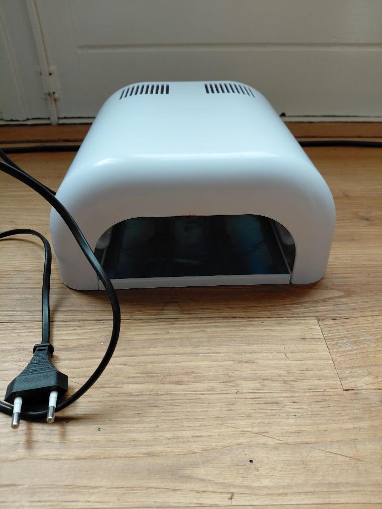 UV-lamp voor gel nagellak, Gebruikt, Wit, Ophalen of Verzenden, Handen en Nagels