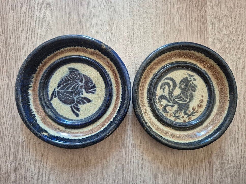2x vintage Portugees Handgemaakt Borden – Atelier Bronz, Antiek en Kunst, Ophalen of Verzenden