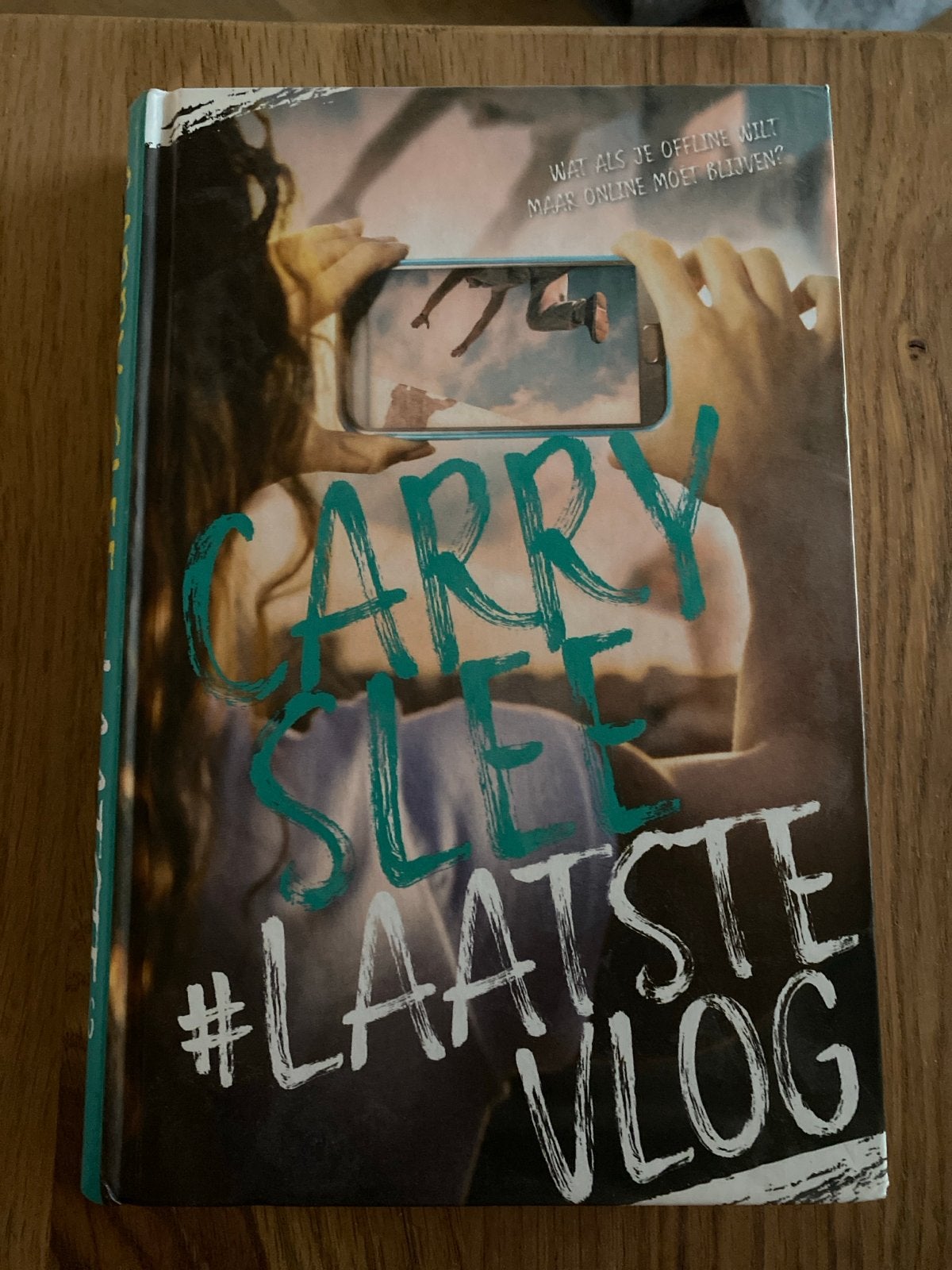 Carry Slee - #LAATSTE VLOG (Zo goed als nieuw), Ophalen of Verzenden, Zo goed als nieuw, Fictie