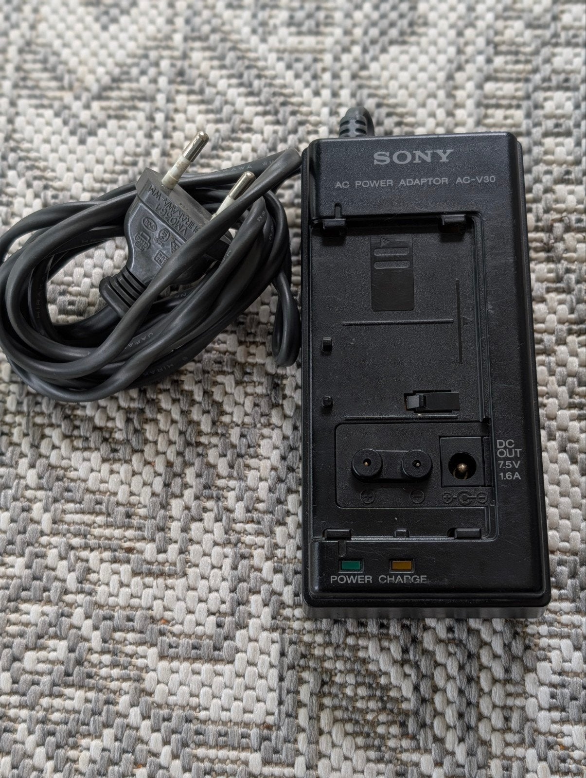 Sony AC-V30 originele AC Power Adapter / acculader, Audio, Tv en Foto, Verzenden