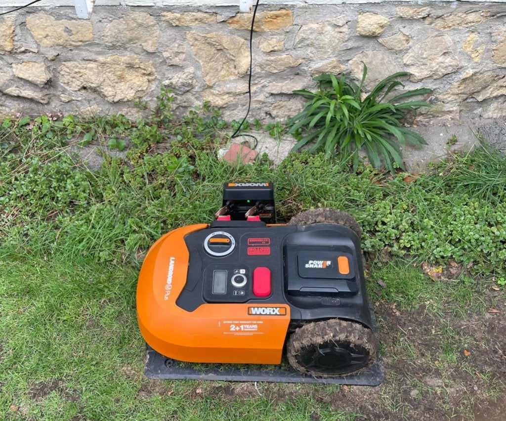 Worx robotmaaier WR 165E M500 plus, Ophalen, Worx, Zo goed als nieuw, Minder dan 20 cm