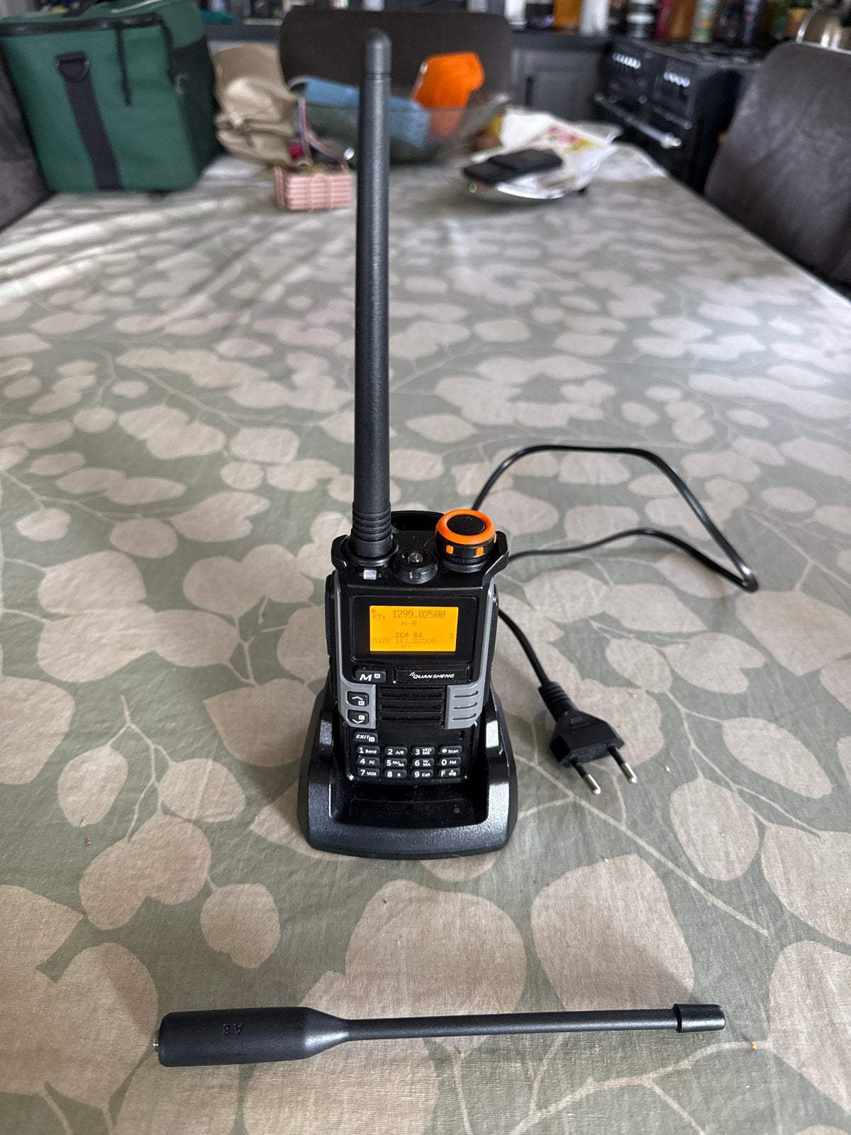 Quansheng UV-K5(8) Portofoon met Oplaadstation, Telecommunicatie, Ophalen of Verzenden, Zo goed als nieuw, 2 to 5 km, Portofoon of Walkie-talkie