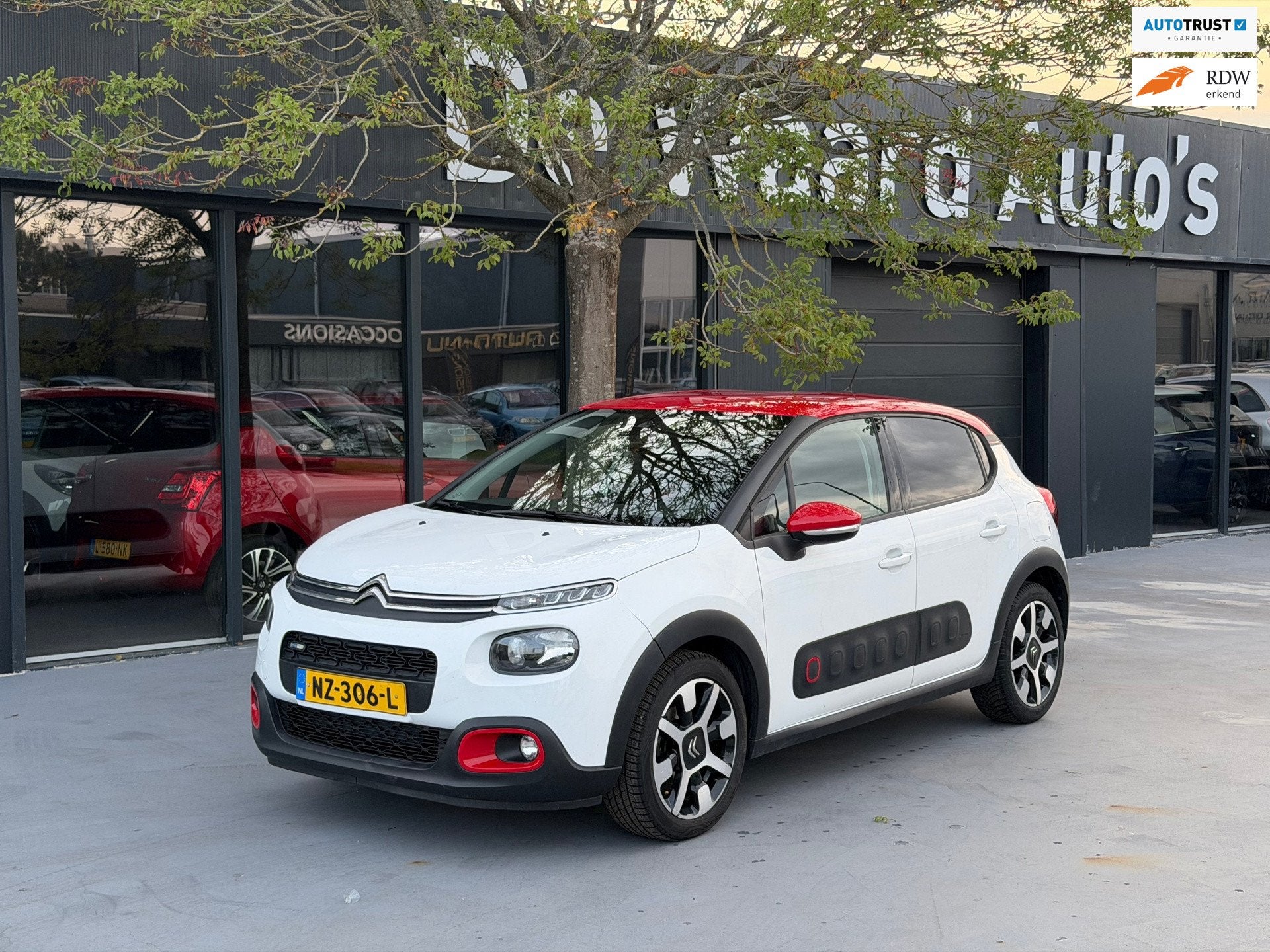 Citroen C3 1.2 PureTech Shine/aiico/cruise/NAP/camera/Carpla, Auto's, Dealer onderhouden, 450 kg, Euro 6, 1199 cc