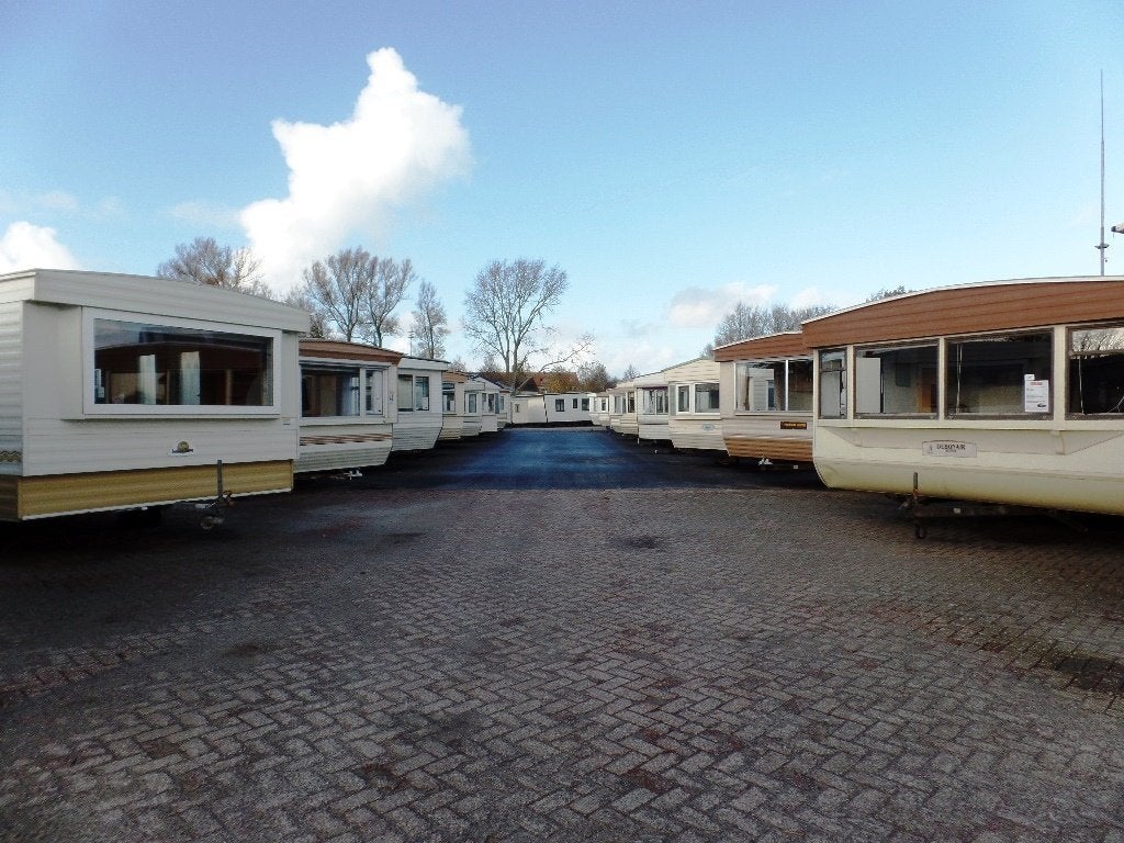 Diverse stacaravans en chalets met 3 slaapkamers te koop, Tot en met 6