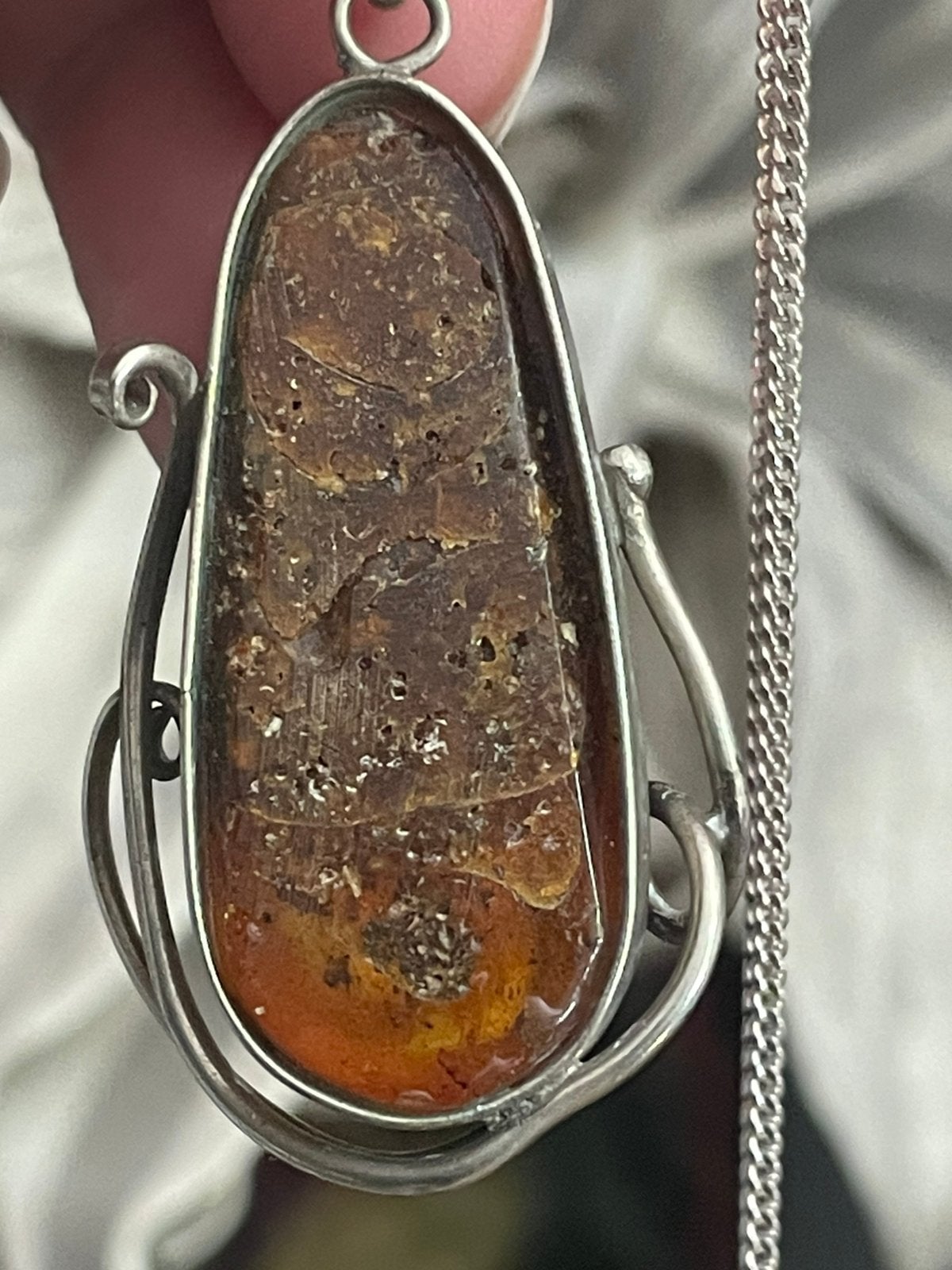 zilveren ketting met antieke barnsteenhanger, Ophalen of Verzenden, Zilver, Ketting