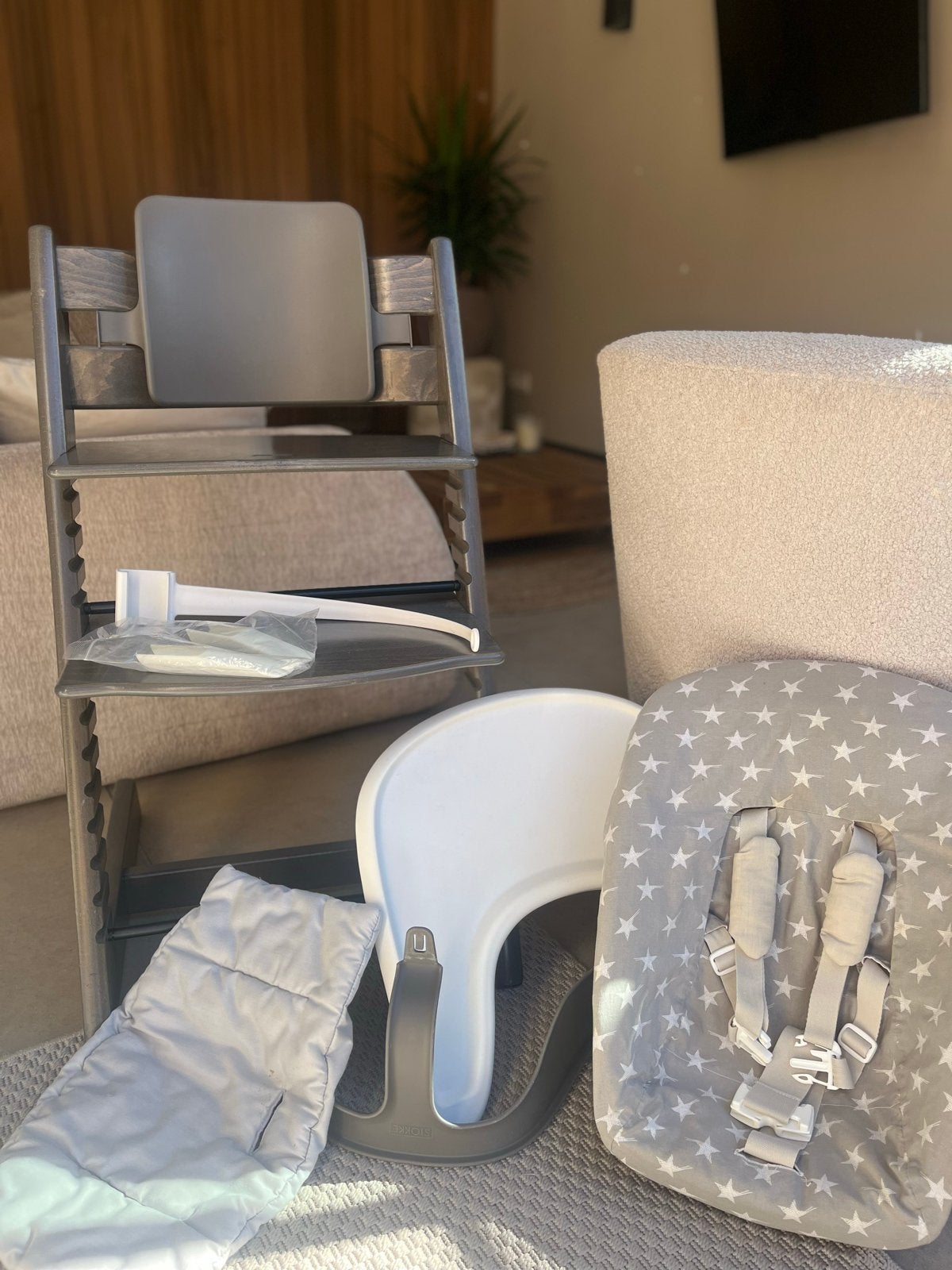 Complete Stokke Tripp Trapp stoel grijs/taupe, Kinderen en Baby's, Ophalen, Zo goed als nieuw, Meegroeistoel, Aanschuifbaar