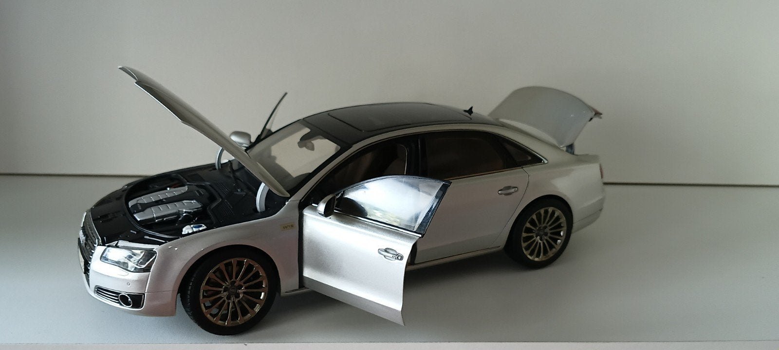 Audi A8L 12 W Kyosho, Ophalen of Verzenden, Zo goed als nieuw, Auto, Kyosho
