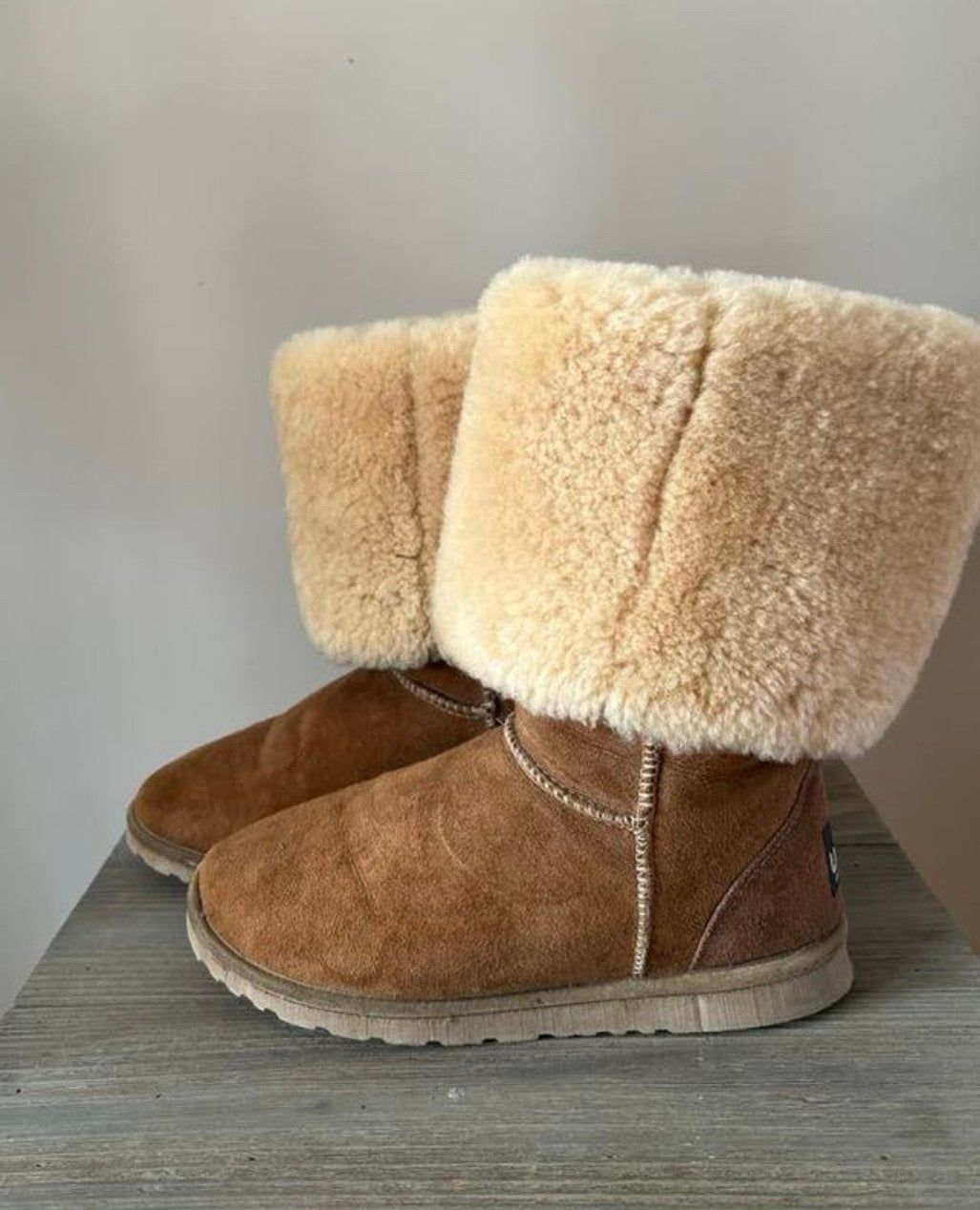 UGG Laarzen - Bruin met Beige Voering Maat 38/39, Verzenden, Gedragen, Bruin, Lage of Enkellaarzen