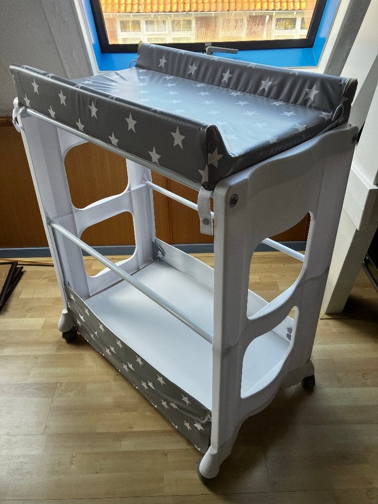 Commode met verschoonkussen en opbergruimte, Ophalen, Gebruikt, 50 tot 70 cm, 75 tot 100 cm