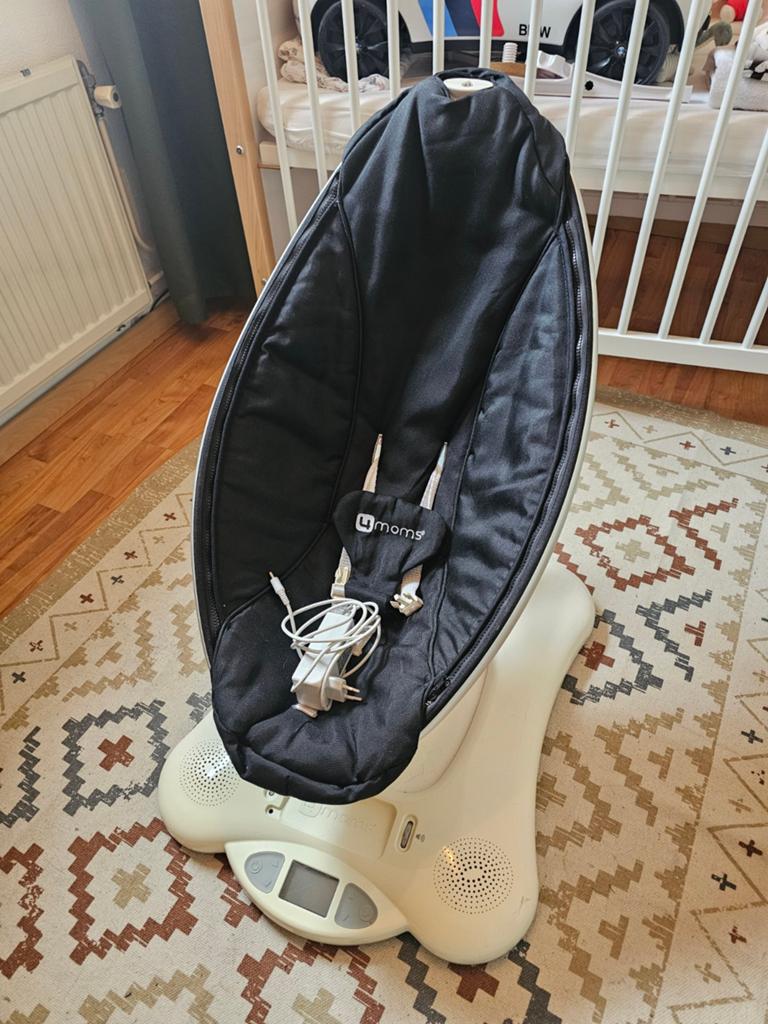 4 moms schommelstoel. Kleur wit, zwarte zitting., Kinderen en Baby's, Wipstoeltjes, Gebruikt, Schommelstoel, Verstelbaar, Ophalen