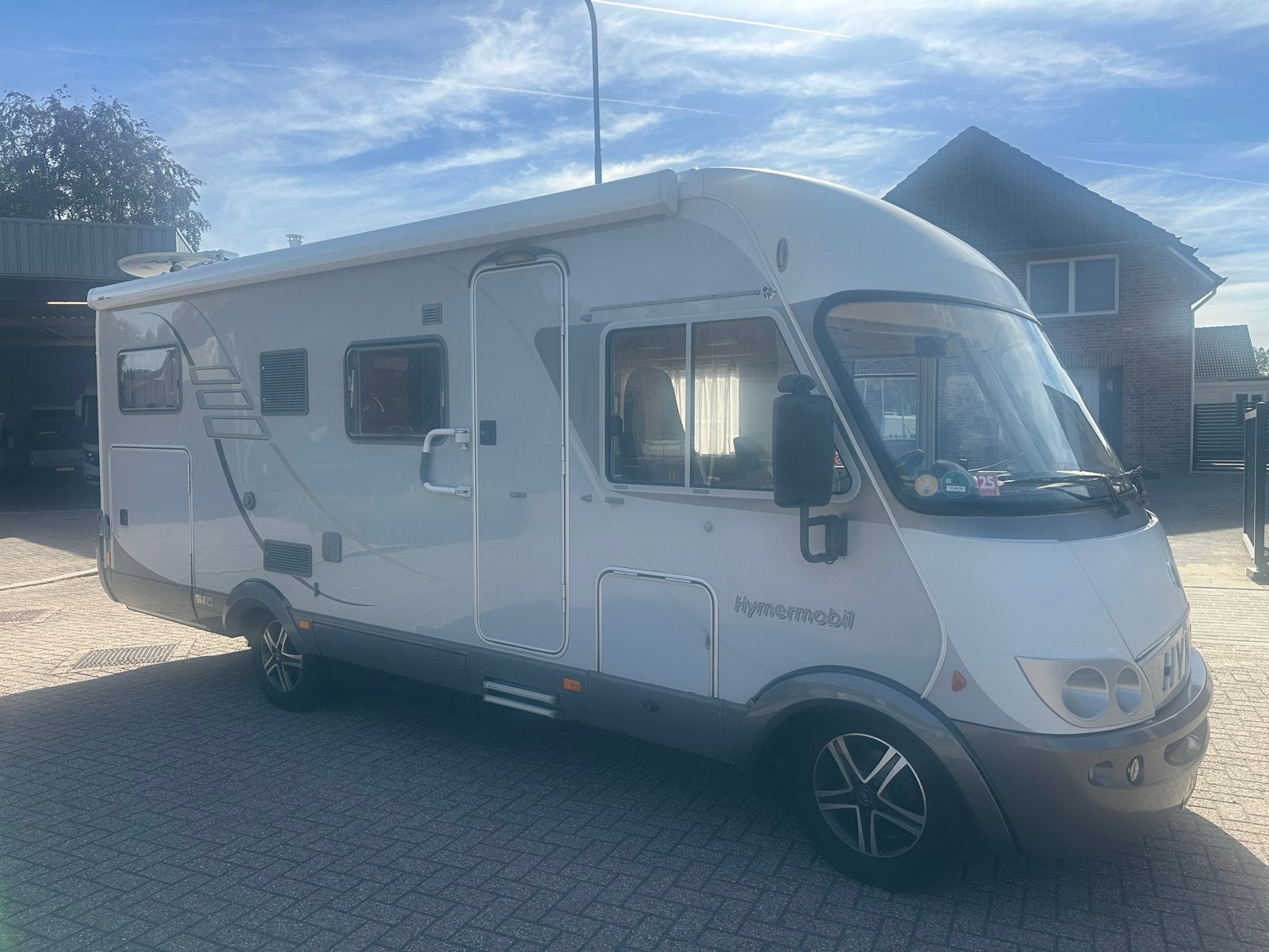 Hymer B 614 SL Automaat - Luxe Integraal Camper, Ringverwarming, Fiat, 6 tot 7 meter, Bedrijf
