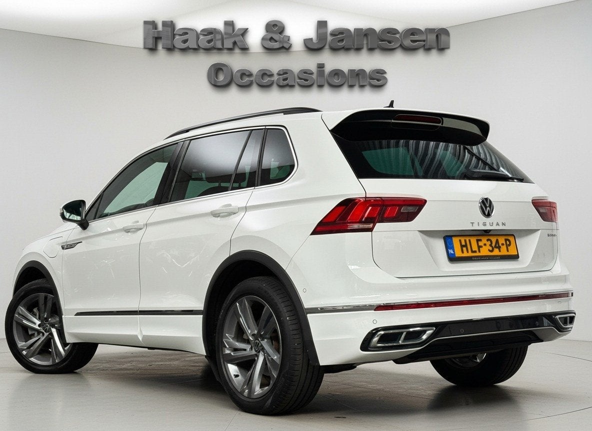 Volkswagen TIGUAN 1.4 TSI eHybrid R-Line Business+ - Pano -, Auto's, 150 pk, Alcantara, Wit, Hybride Elektrisch/Benzine